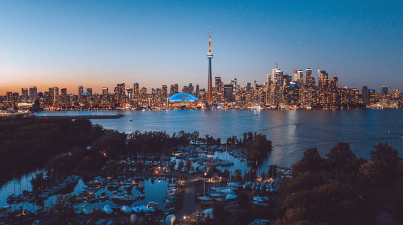 Toronto: Small Group Night Tour with Harbour Boat Cruise - Price and value: why $72 can make sense