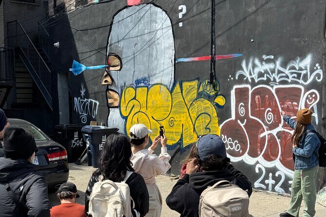 Toronto Street Art and Graffiti Walking Tour - The Dundas Street West zigzag: what to expect on the walk