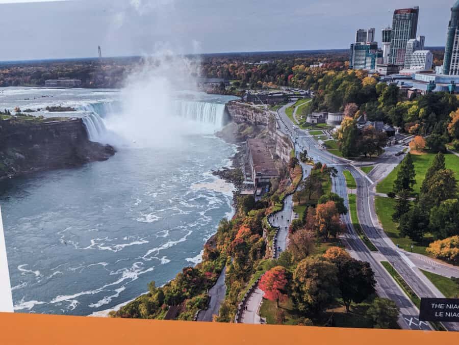Toronto to Niagara Falls: Evening Tour with Cruise & lights - Niagara Falls after dark: the light show you came for
