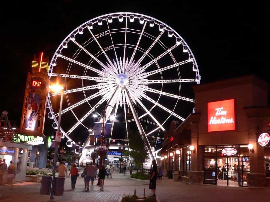 Toronto to Niagara Falls: Evening Tour with Cruise & lights - Journey Behind the Falls option: tunnels, vibration, and the sound you feel