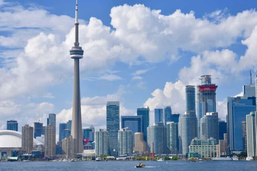 Toronto: True Tales of Toronto Harbour Audio Boat Tour - The 1-hour evening cruise: what the timing really feels like