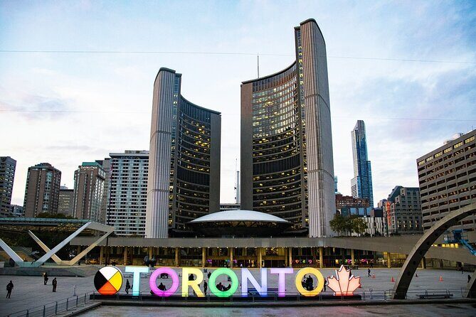 Toronto Walking Tour: Explore Top Sights & Hidden Gems - A tight 2-hour walk with smart downtown stops