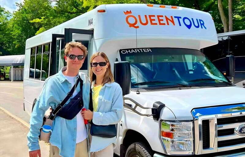 Toronto: Winter Niagara Falls Tour with Attractions Package - Skylon Tower and helicopter rides: pick the skyline, then the sky