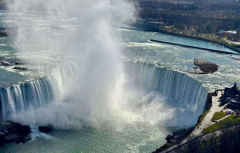 Toronto: Winter Niagara Falls Tour with Attractions Package - The drive toward Niagara: photo stops and hydropower stories