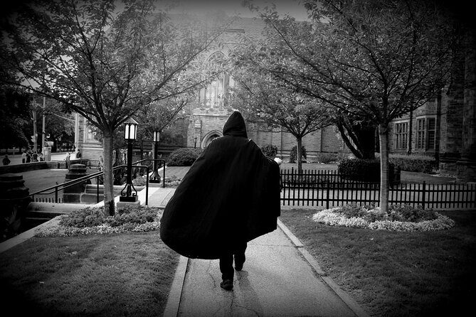 University of Toronto Ghost Tour - Campus Secrets & Spectres - The final story near the Royal Ontario Museum
